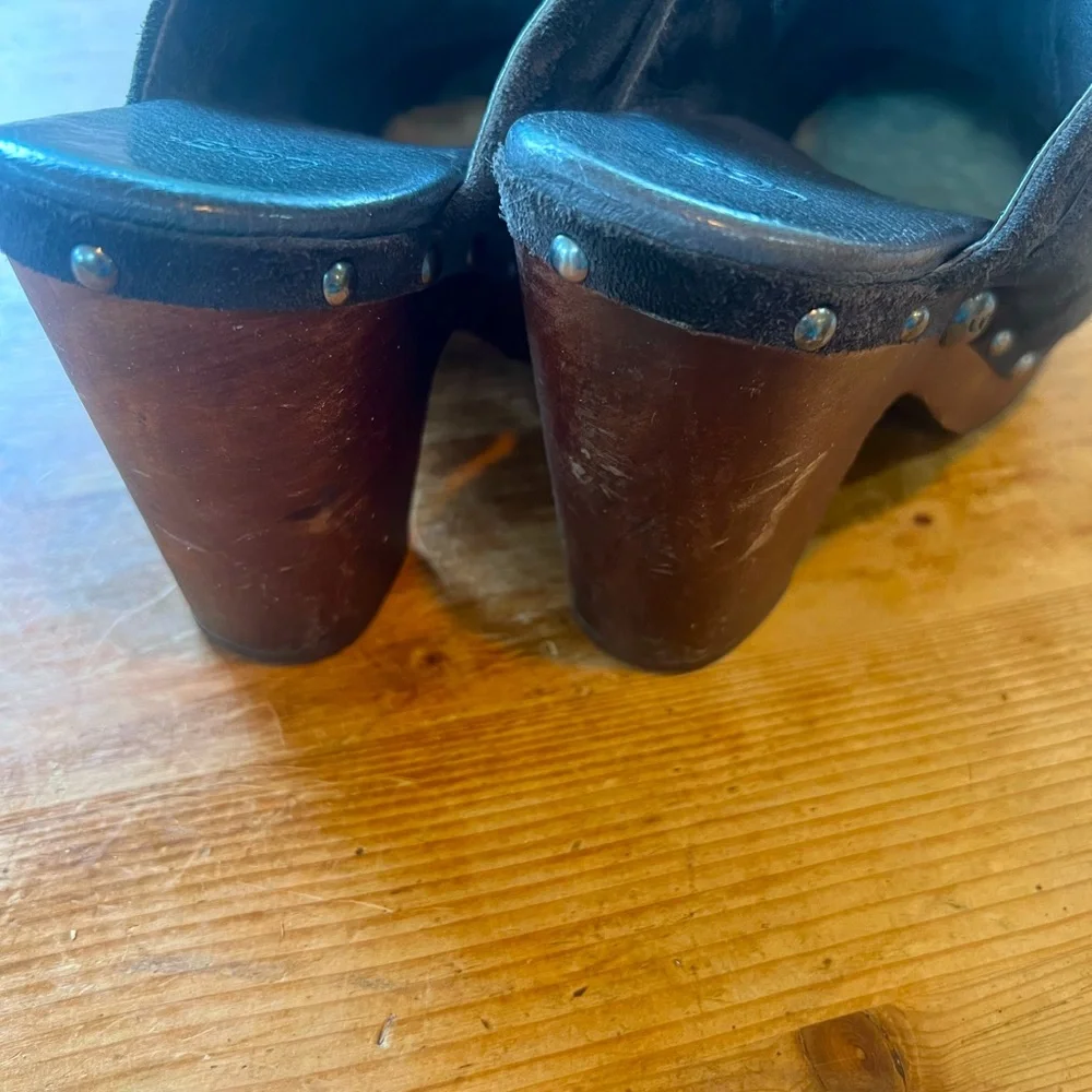 Ugg Womens Clogs - Size 10 - Warm! ❄️ - Picture 6 of 7